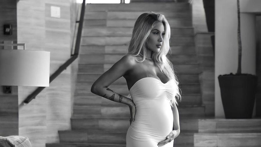 Karoline Lima, companheira do zagueiro Éder Militão, mostra barriga de grávida - Reprodução/Instagram