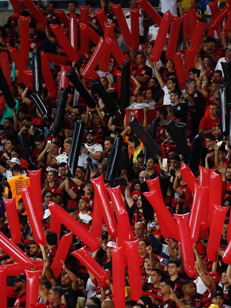 Torcedores do Flamengo fazem festa na arquibancada do Maracanã antes de jogo contra o Vélez pela Libertadores - Wagner Meier/Getty Images
