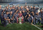 Diego Ribas comemora título da Copa do Brasil com funcionários do Maracanã
