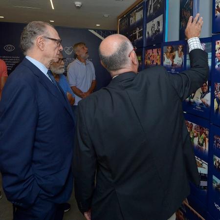 Carlos Arthur Nuzman e Radamés Lattari (de costas) na inauguração da nova sede da CBV