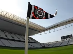 Corinthians faz acordo para pagar dívida com advogados de acordo com Caixa