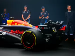 Investigado, chefe da Red Bull vira estrela de lançamento e busca se manter