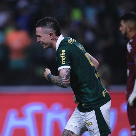 Aníbal Moreno comemora gol marcado contra o Santos