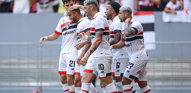 São Paulo vence com 2 a mais e mantém Corinthians no Z-4.