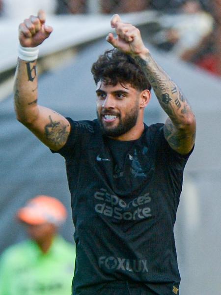 Yuri Alberto comemora gol marcado pelo Corinthians contra o Vitória no Brasileirão