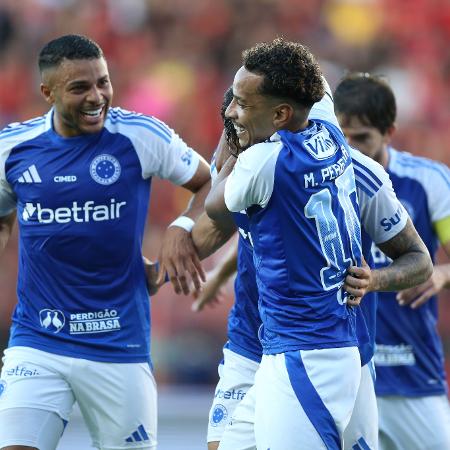 Matheus Pereira comemora após marcar pelo Cruzeiro sobre o Sport, pelo Brasileirão