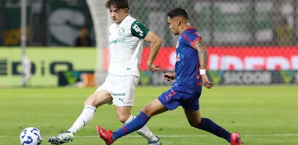 Zagueiro ou lateral? Argentino explica função que mudou quadro no Palmeiras