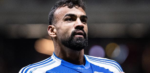 Cruzeiro na Semifinal: PVC e Fabíola Discordam sobre Classificação.