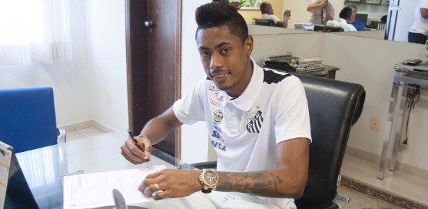 Bruno Henrique assinou contrato nesta sexta-feira e não enfrenta o time marroquino  - Divulgação/SantosFC