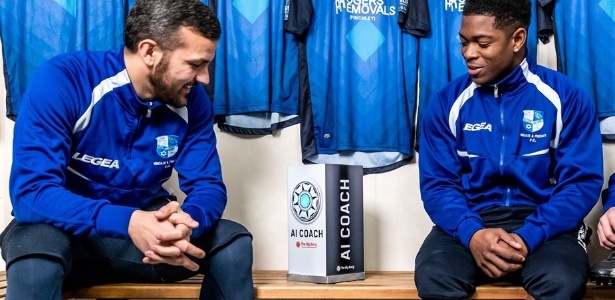 Ai Coach com jogadores - The Big Bang UK/Divulgação - The Big Bang UK/Divulgação