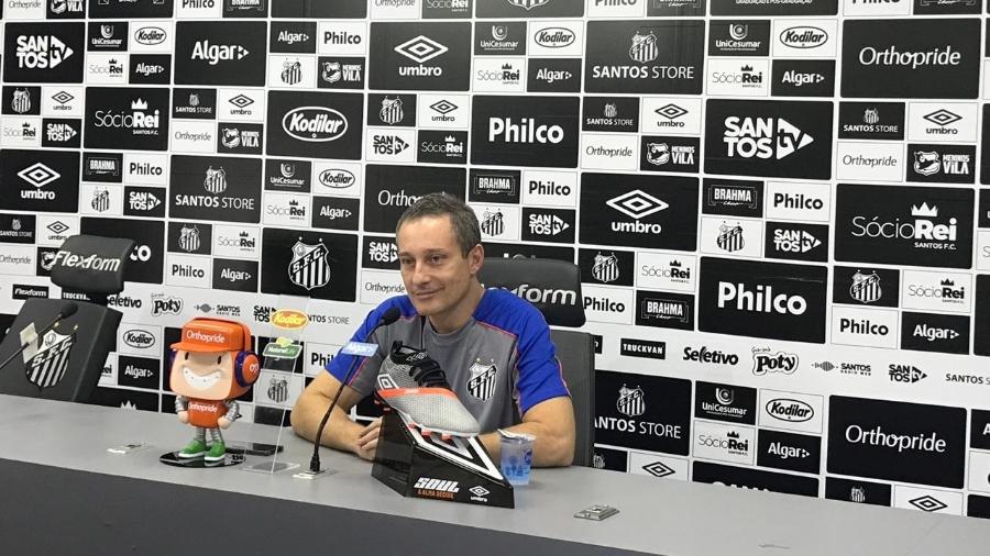 Ricardo Galotti, chefe do Departamento Médico do Santos, em entrevista coletiva - Divulgação/Santos FC
