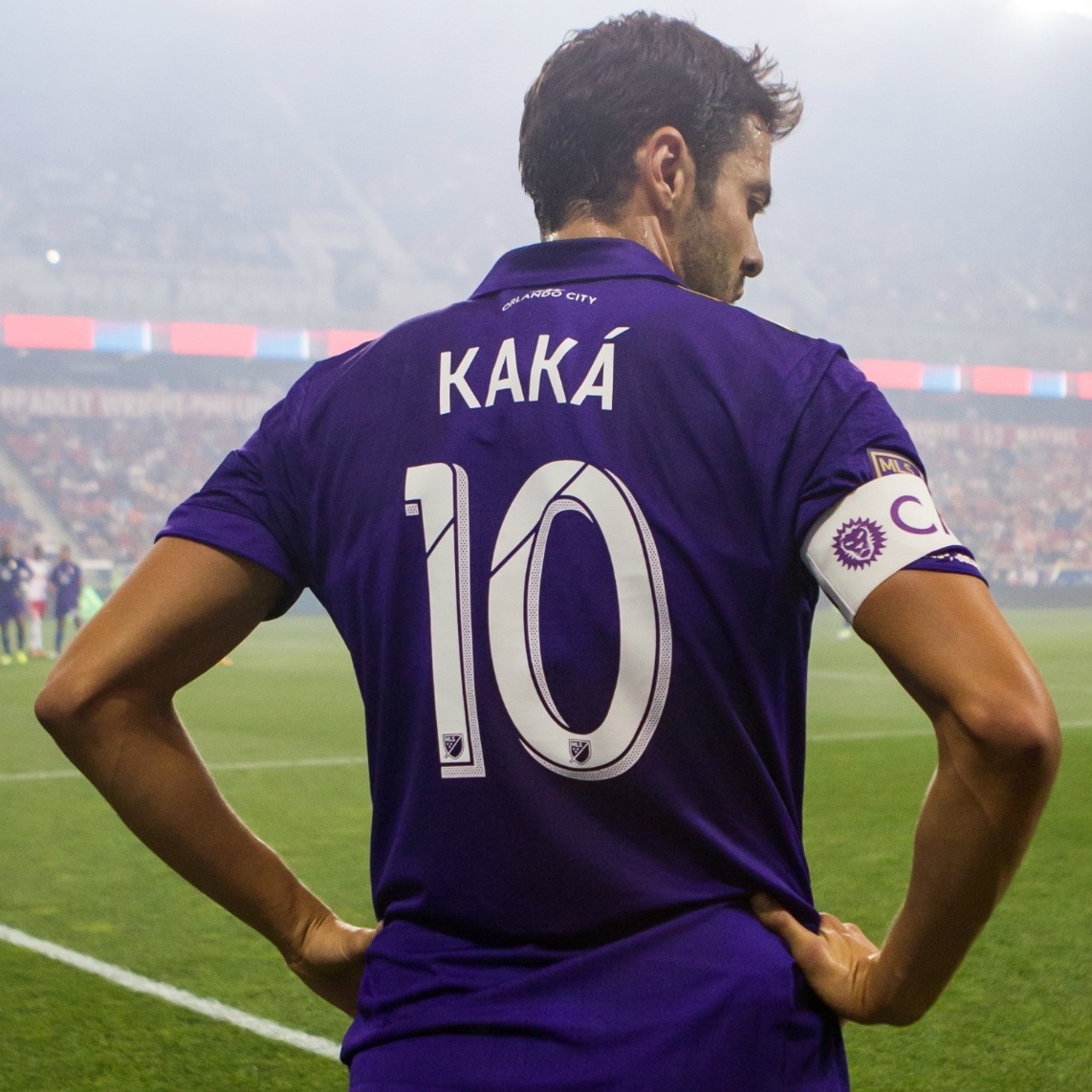 Suspenso, Kaká assiste jogo do Orlando City no meio da torcida - Gazeta  Esportiva