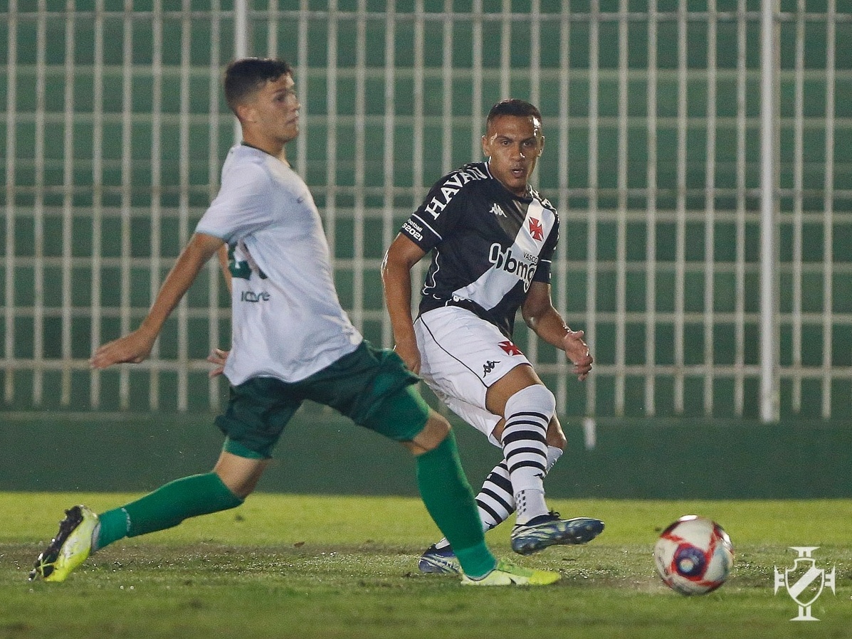 Léo aponta que Brasileirão será a 'Copa do Mundo' do Vasco