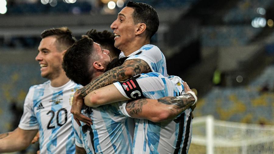 Jogadores da Argentina comemoram gol de Di María na final da Copa América contra o Brasil, no Maracanã - Thiago Ribeiro/Thiago Ribeiro/AGIF