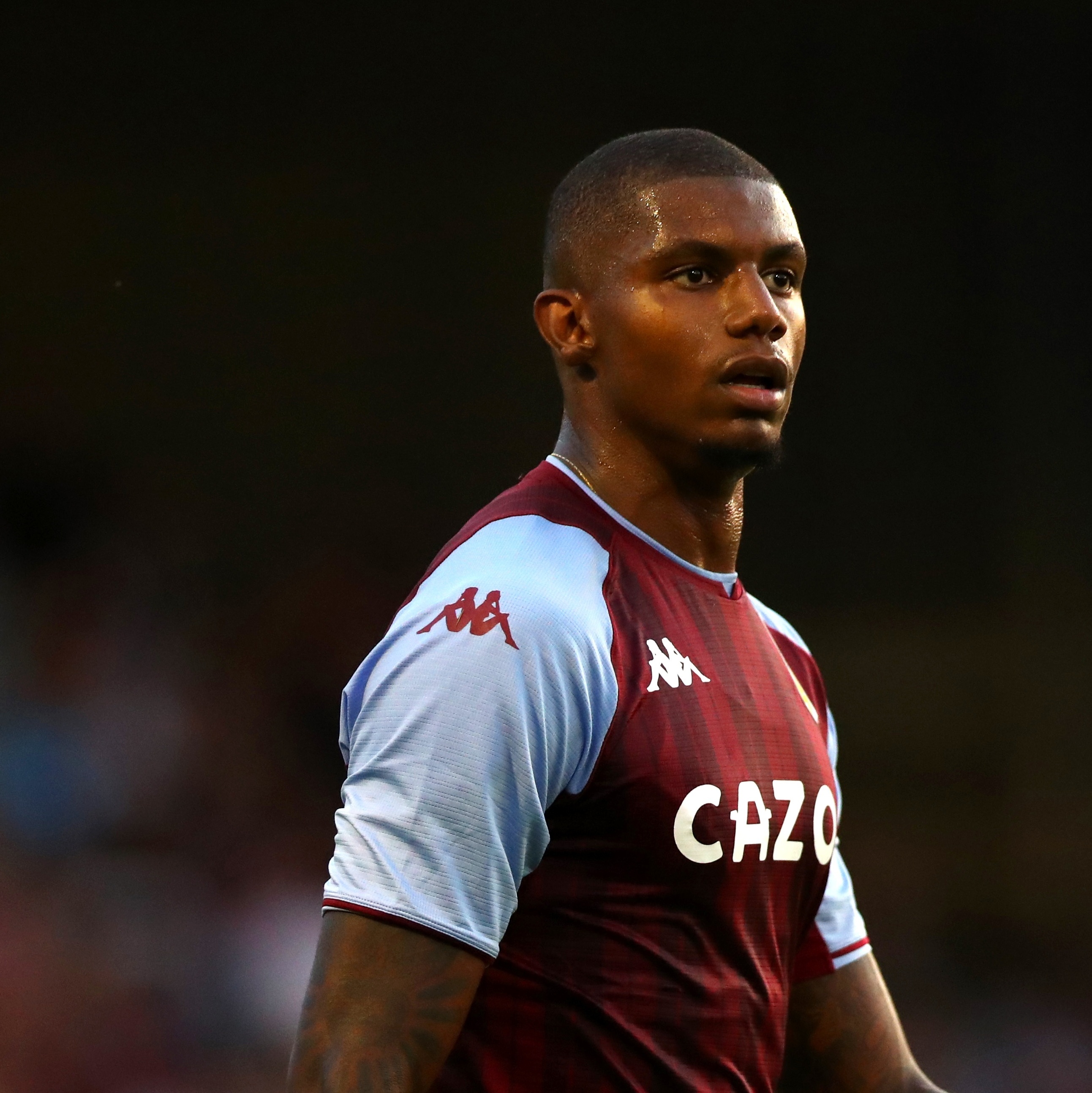 Inter se aproxima do atacante Wesley Moraes, do Aston Villa