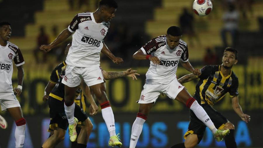 Jovens do Flamengo perdem chance de mostrar trabalho ao técnico Paulo Sousa