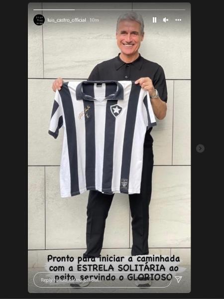 Luís Castro publica foto em rede social com a camisa do Botafogo - Reprodução Instagram