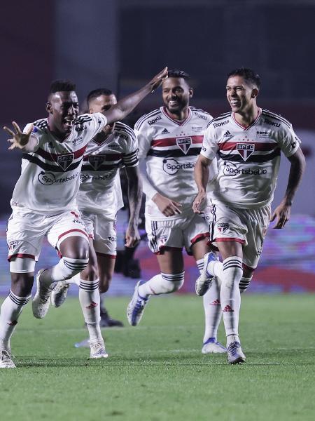 São Paulo FC on X: 📋 O Tricolor definiu os inscritos para a disputa da  @SudamericanaBR. Além dos jogadores do elenco principal, a lista com os 48  nomes conta com dez atletas