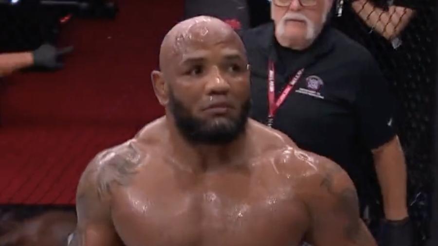 Yoel Romero nocauteou de forma brutal o adversário Melvin Manhoef no Bellator 285 - Reprodução