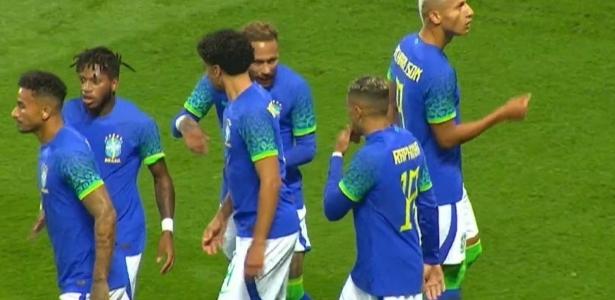 Tite pede punição por caso de racismo em amistoso: 'No futebol não