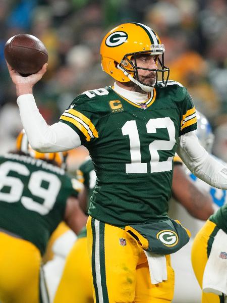 Aaron Rodgers, quarterback do Green Bay Packers, na última partida do time na temporada de 2022. - Patrick McDermott/Getty Images