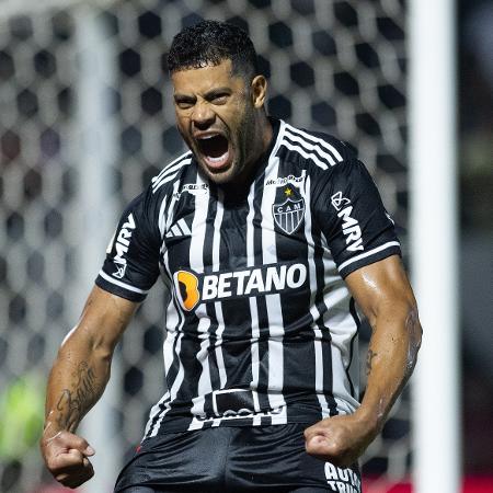 Hulk, do Atlético-MG, comemora após marcar contra o Bragantino, no Brasileirão