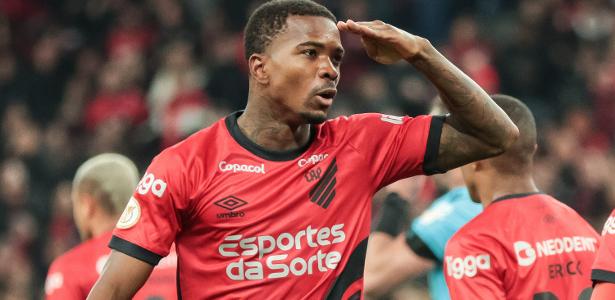 Despedida de Cacá do Athletico-PR: Agradecimento ao Corinthians pela oportunidade