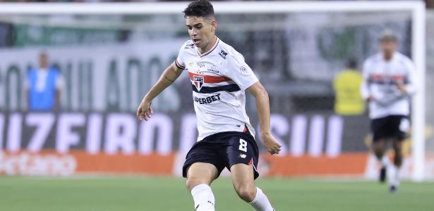 Oscar comemora volta por cima, elogia Crespo e foca no Flamengo