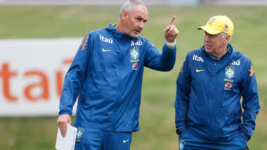 Paul Clement e Carlo Ancelotti no treino da seleção brasileira Paul Clement e Carlo Ancelotti no treino da seleção brasileira