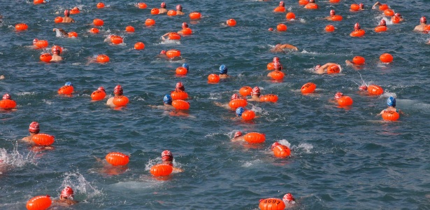 Imagem da maratona aquática em Hong Kong: duas mortes registradas - AFP