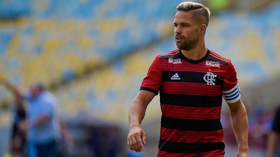 Valor da nova camisa do Flamengo recebe críticas de torcedores na