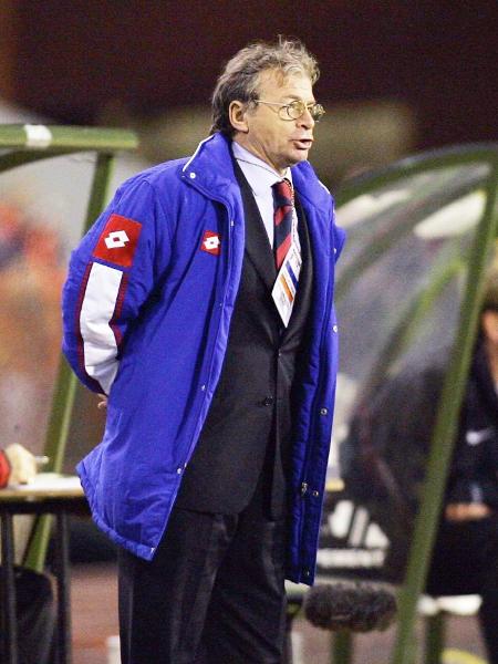 Ilija Petkovic (foto de 2004) sofria também com uma úlcera; como jogador, disputou a Copa do Mundo de 1974 - Christof Koepsel/Bongarts/Getty Images