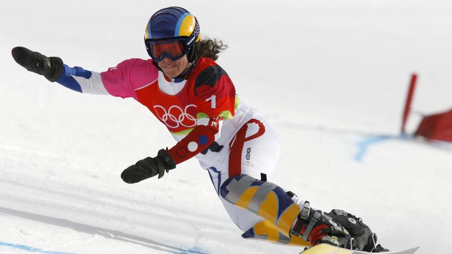 Julie Pomagalski, campeã mundial de snowboard cross em 1999, morreu em avalanche - JEFF HAYNES / AFP