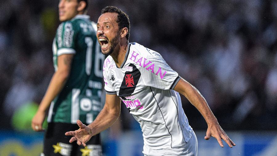 Nenê comemora gol do Vasco contra o Coritiba pela Série B - Thiago Ribeiro/AGIF