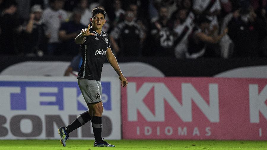Germán Cano defendeu o Vasco nas duas últimas temporadas e caiu nas graças da torcida - Thiago Ribeiro/AGIF