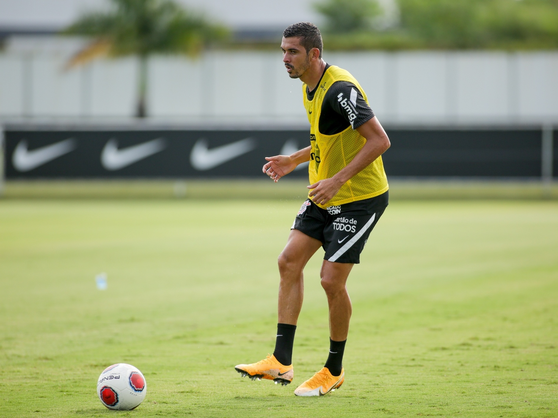 Corinthians pode ter Bruno Melo entre os titulares pela primeira vez com VP