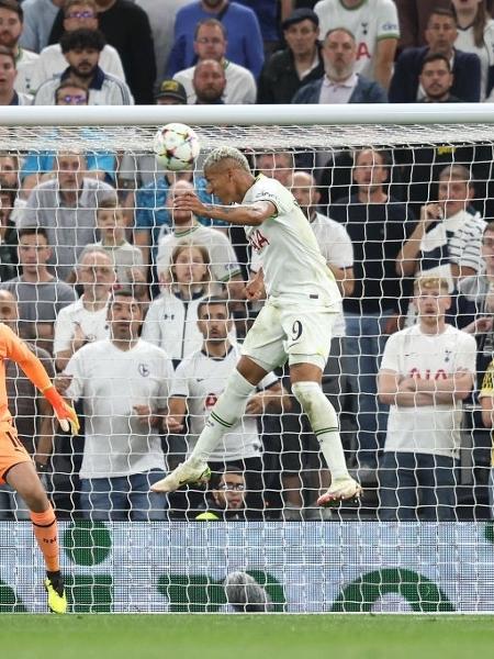Richarlison marca seu primeiro gol em Champions League na partida entre Tottenham e Olympique de Marselha -  Richard Heathcote/Getty Images