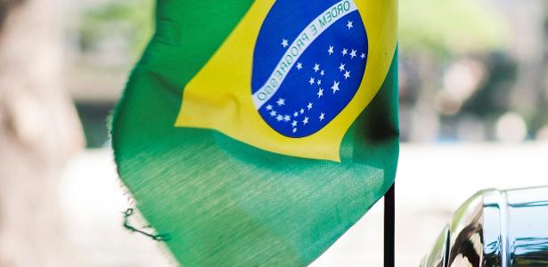 Deputado do PT propõe que uso político da bandeira do Brasil seja proibido