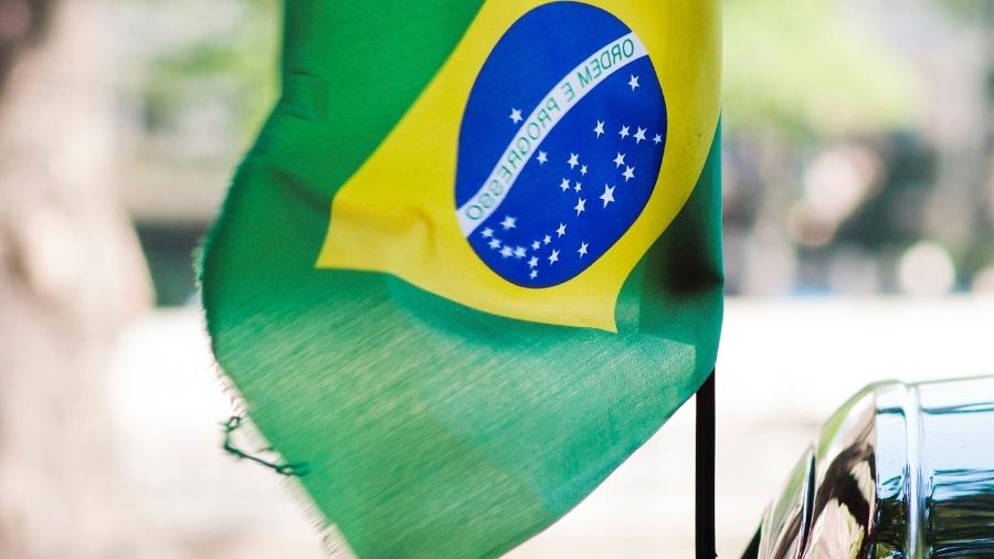 Carro enfeitado com bandeira do Brasil  - Leslie Parrott/Getty Images/Aurora Open