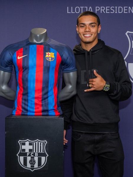 João Mendes, filho de Ronaldinho Gaúcho, é anunciado pelo Barcelona - Divulgação/Barcelona