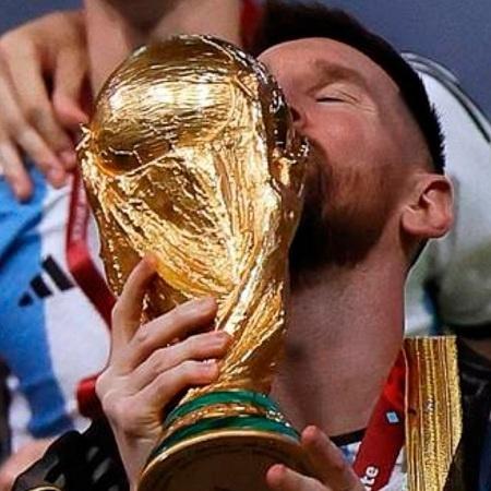 Messi, a Copa e um beijo para a história