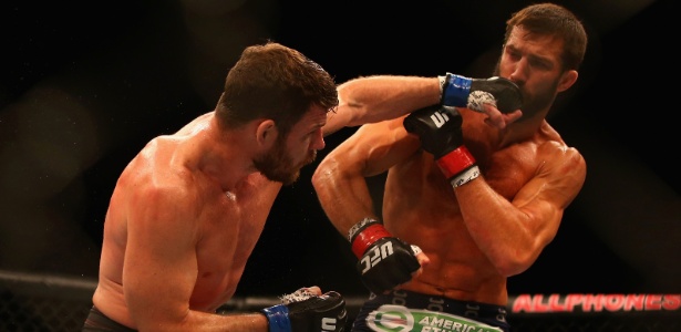 Michael Bisping e Luke Rockhold já se enfrentaram em novembro de 2014 pelo UFC - Mark Kolbe/Getty Images