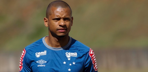 Com contrato até 2018, Edimar perdeu espaço e está com os dias contados no Cruzeiro - Washington Alves/Light Press