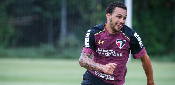 Wellington Nem em treino do São Paulo; jogador está livre para um pré-contrato - Julia Chequer/Folhapress