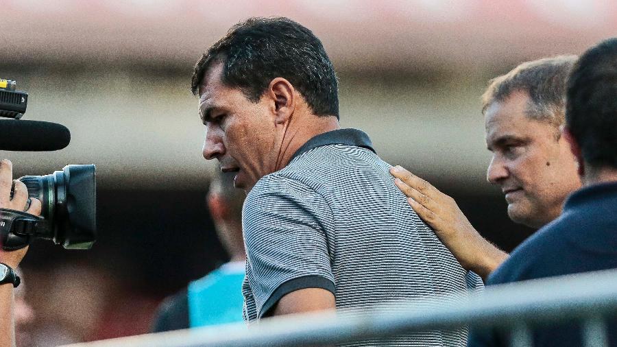 Fábio Carille havia reclamado que Diego Aguirre não tinha o cumprimentado antes do jogo - Ale Cabral/AGIF