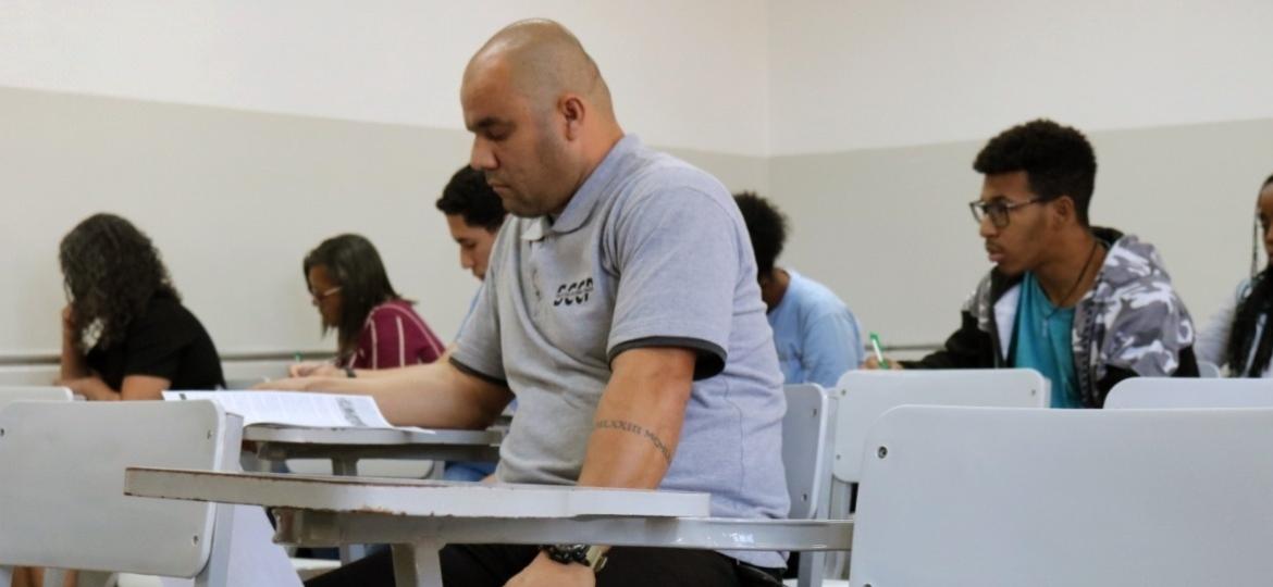 Juarez dos Santos conseguiu uma bolsa universitária cedida por patrocinadora do Corinthians - Divulgação