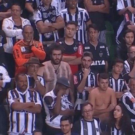 Torcedor do Atlético-MG depila o peito para simular camisa do clube - Reprodução/Twitter