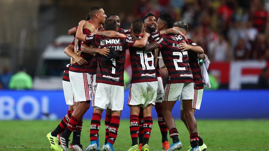 Jogadores do Flamengo comemoram vitória histórica sobre o Grêmio no Maracanã - Pilar Olivares/Reuters