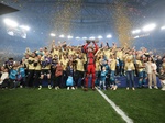 Zenit vence o Campeonato Russo e Dzyuba recebe a medalha vestido