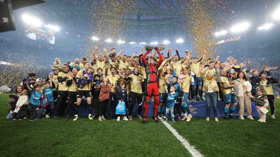 Zenit celebra o título do Campeonato Russo 2020-21 - Reprodução/Twitter @zenit_spb